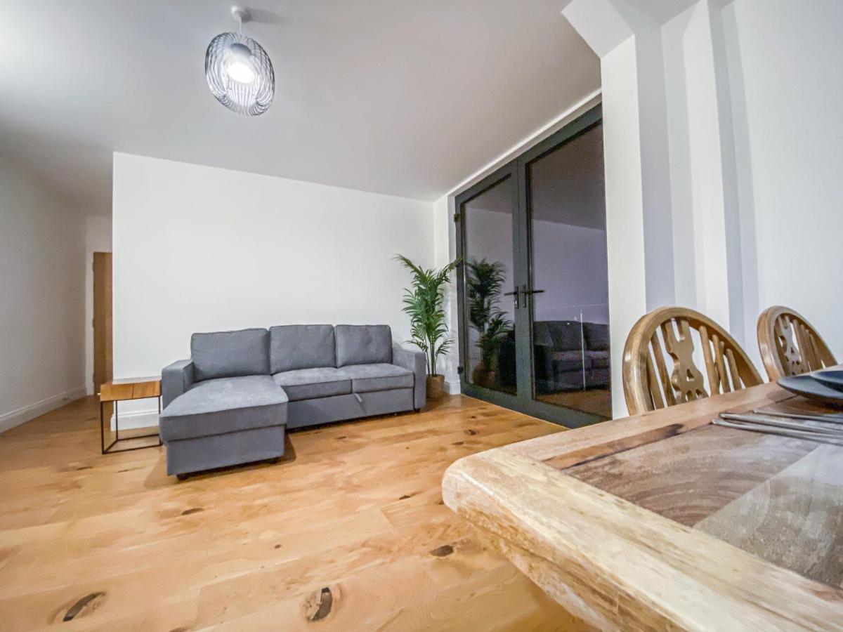 2 Bedroom City Centre Apartment With Parking Bedford Exterior photo